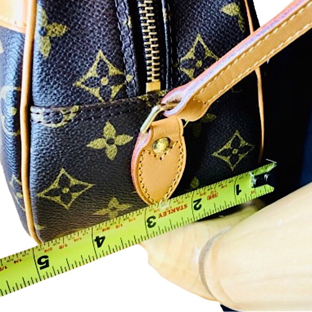 LOUIS VUITTON Monogram Blois Crossbody Shoulder Bag COMES WITH: LV Dust Bag, COA - Picture 16 of 17